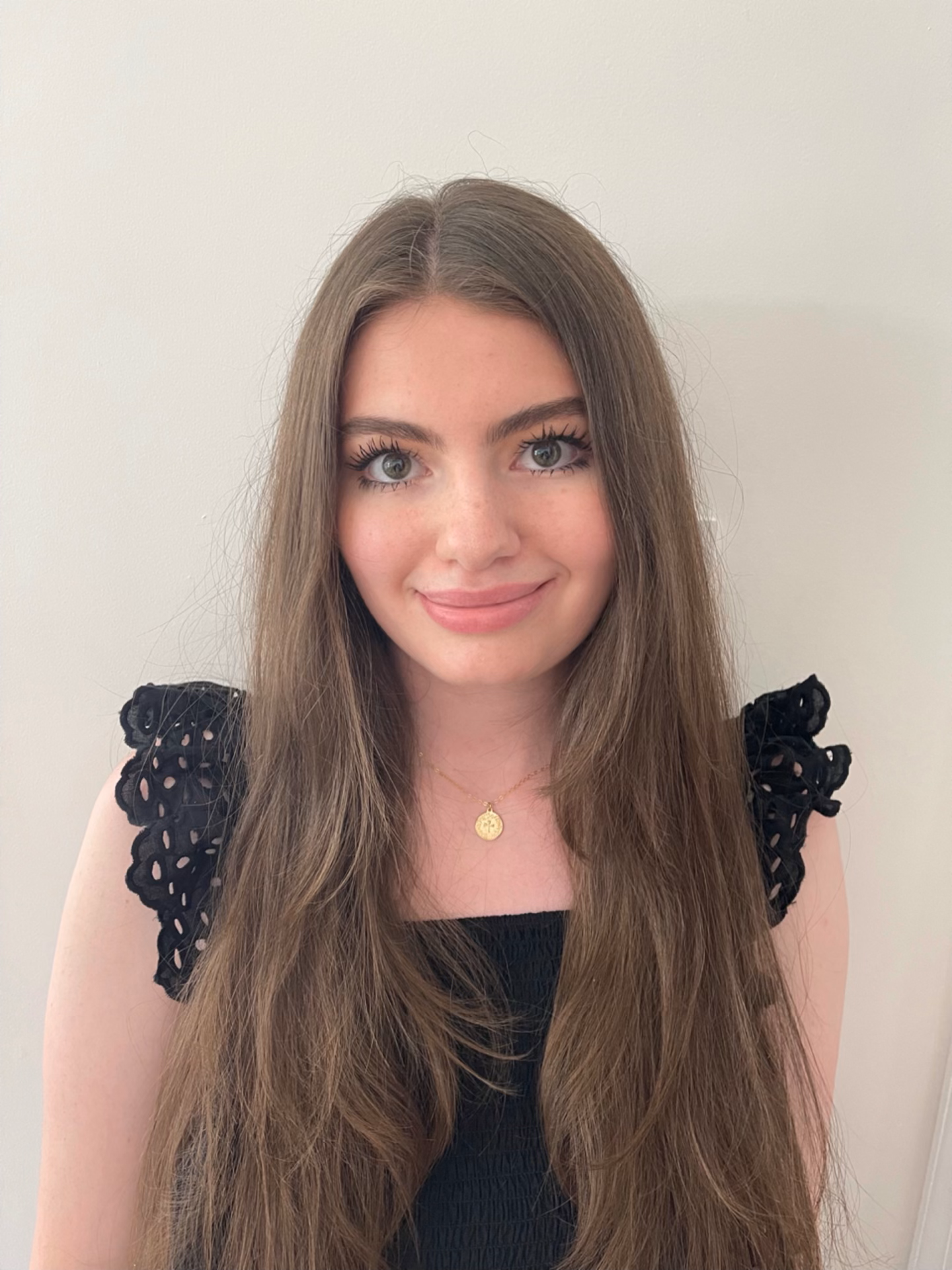 Anabelle Enig Headshot